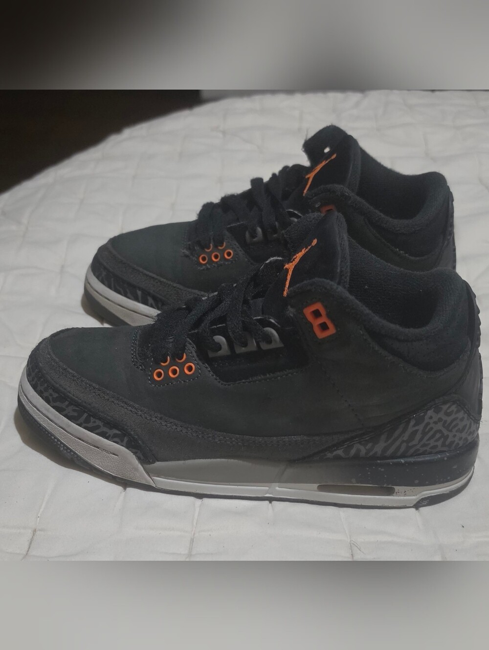 JORDAN 3 RETRO. ( FEAR PACK ) 2023. SIZE 4 YOUTH OR 5.5 TO 6 IN WOMEN. NO BOX